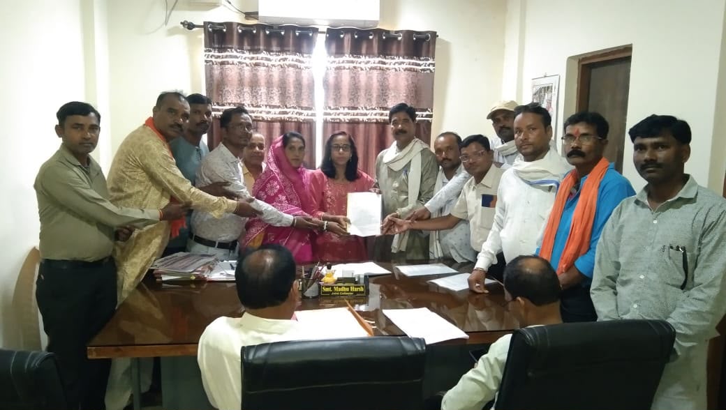 🚨 ब्रेकिंग न्यूज़ 🚨 व्यापम प्रश्नपत्र में ‘नाऊ’ शब्द के प्रयोग पर सेन नाई समाज ने जताई आपत्ति, कार्रवाई की मांग।