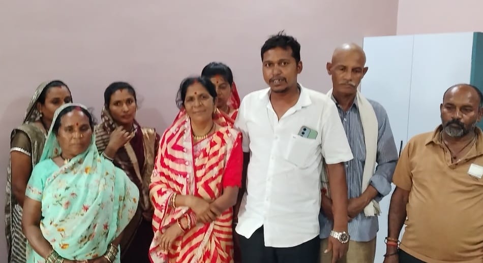 🚨 ब्रेकिंग न्यूज़ 🚨| कोटगांव सरपंच के खिलाफ अविश्वास प्रस्ताव पारित।